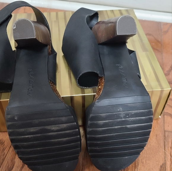 Kenneth Cole black leather high heel sandals - Picture 3 of 7